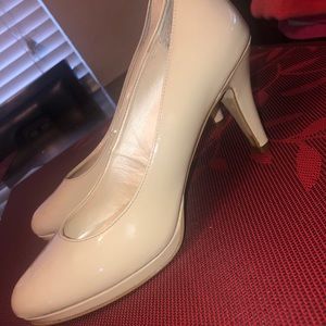 woman’s nude heels